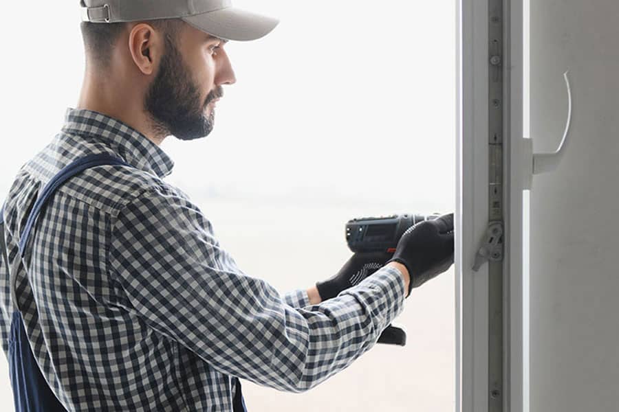 Servicios Completos: Más Allá de Abrir Puertas